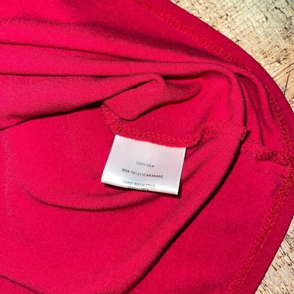 Eileen fisher red 100% silk sleeveless top - Picture 11 of 12